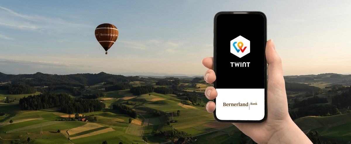 Mit der Bernerland Bank TWINT App bezahlen Sie bequem mit Ihrem Smartphone. Egal ob unter Freundinnen und Freunden, im Restaurant, an Parkuhren oder im Hofladen: bezahlen, Geld senden und Geld anfordern ist mit TWINT ganz einfach.