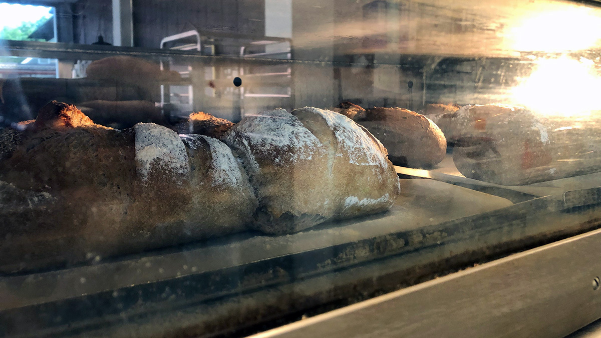 Täglich gibts in der BIO-Bäckerei «Bim Donner» in Rohrbach frisches Brot.